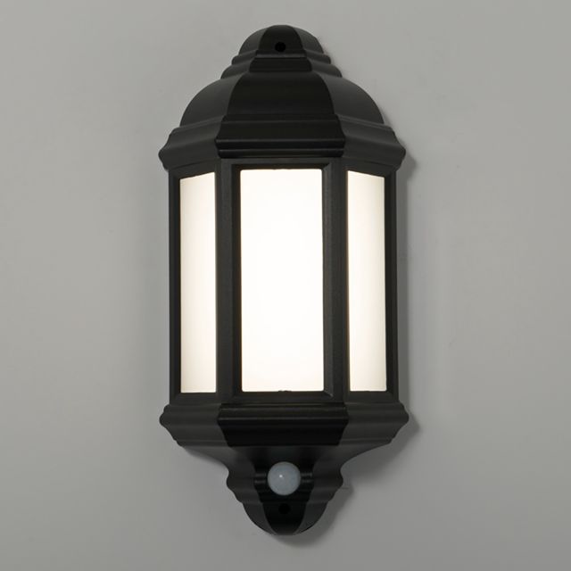 Manta 10w 4000K LED PIR Polycarb Half Wall Lantern Blk