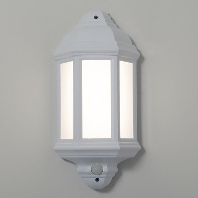 Manta 10w 4000K LED Polycarb Half Lantern c/w Dimming