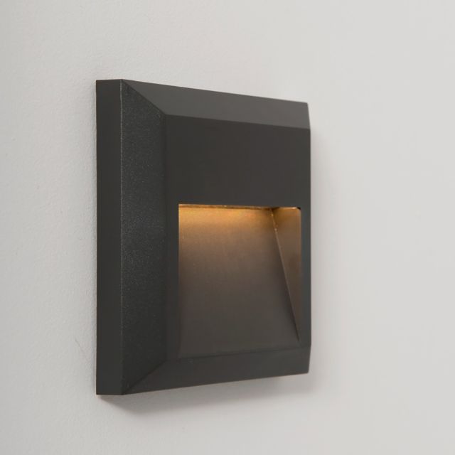 Salta 1.5w 3000K LED Square Surface Polycarbonate Bulkhead